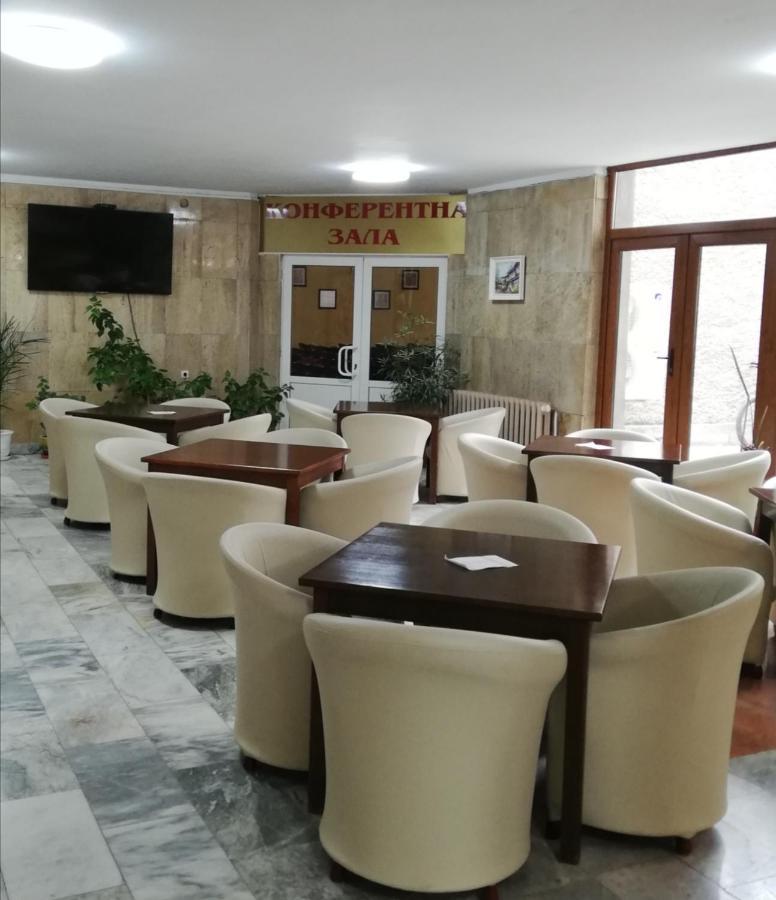 Apart Hotel Central Razgrad ภายนอก รูปภาพ