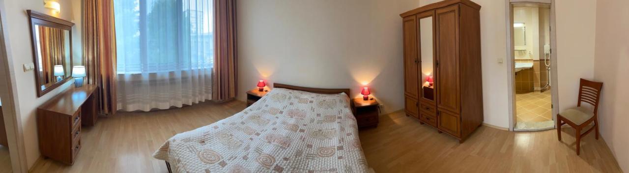Apart Hotel Central Razgrad ภายนอก รูปภาพ