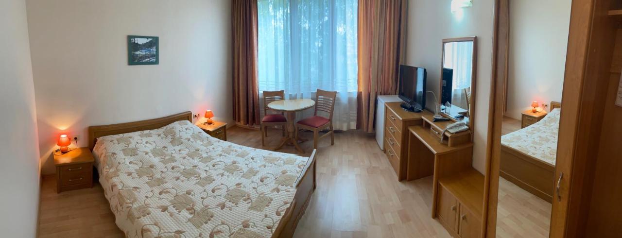 Apart Hotel Central Razgrad ภายนอก รูปภาพ