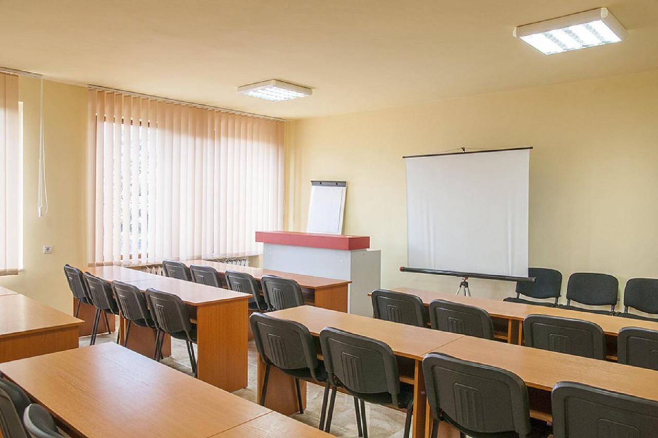 Apart Hotel Central Razgrad ภายนอก รูปภาพ