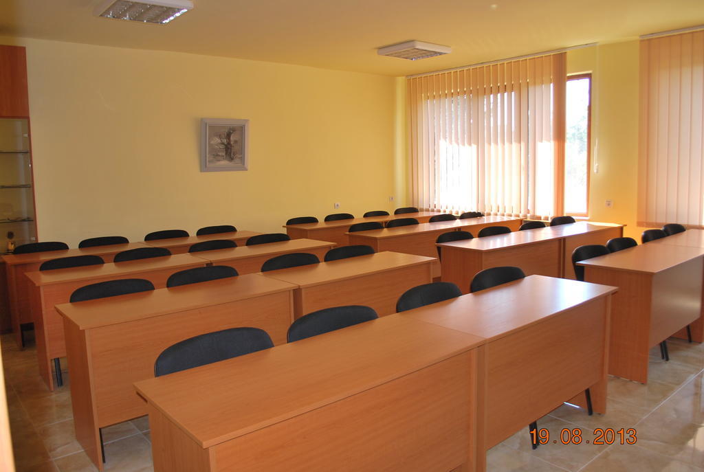 Apart Hotel Central Razgrad ภายนอก รูปภาพ