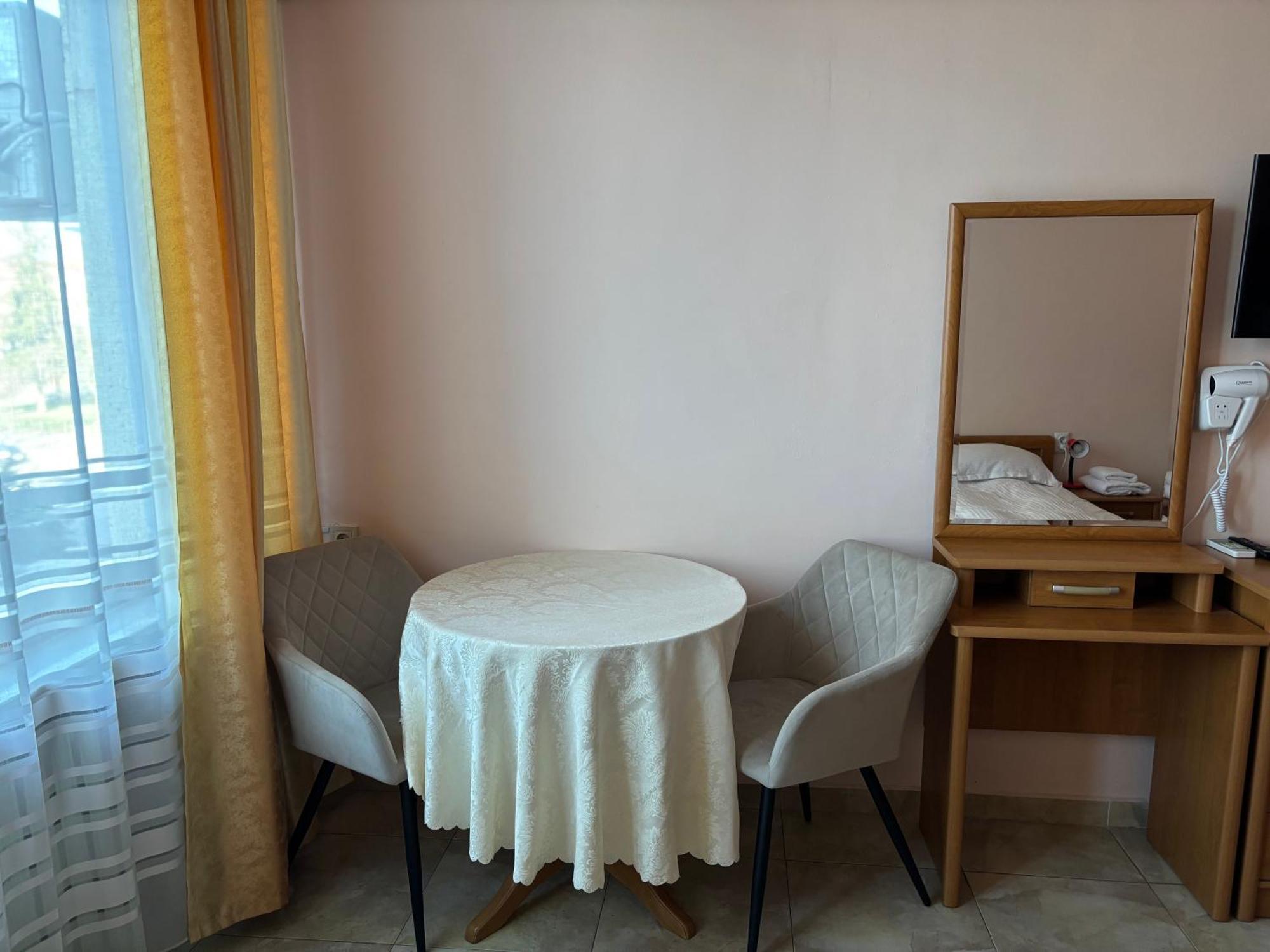 Apart Hotel Central Razgrad ภายนอก รูปภาพ