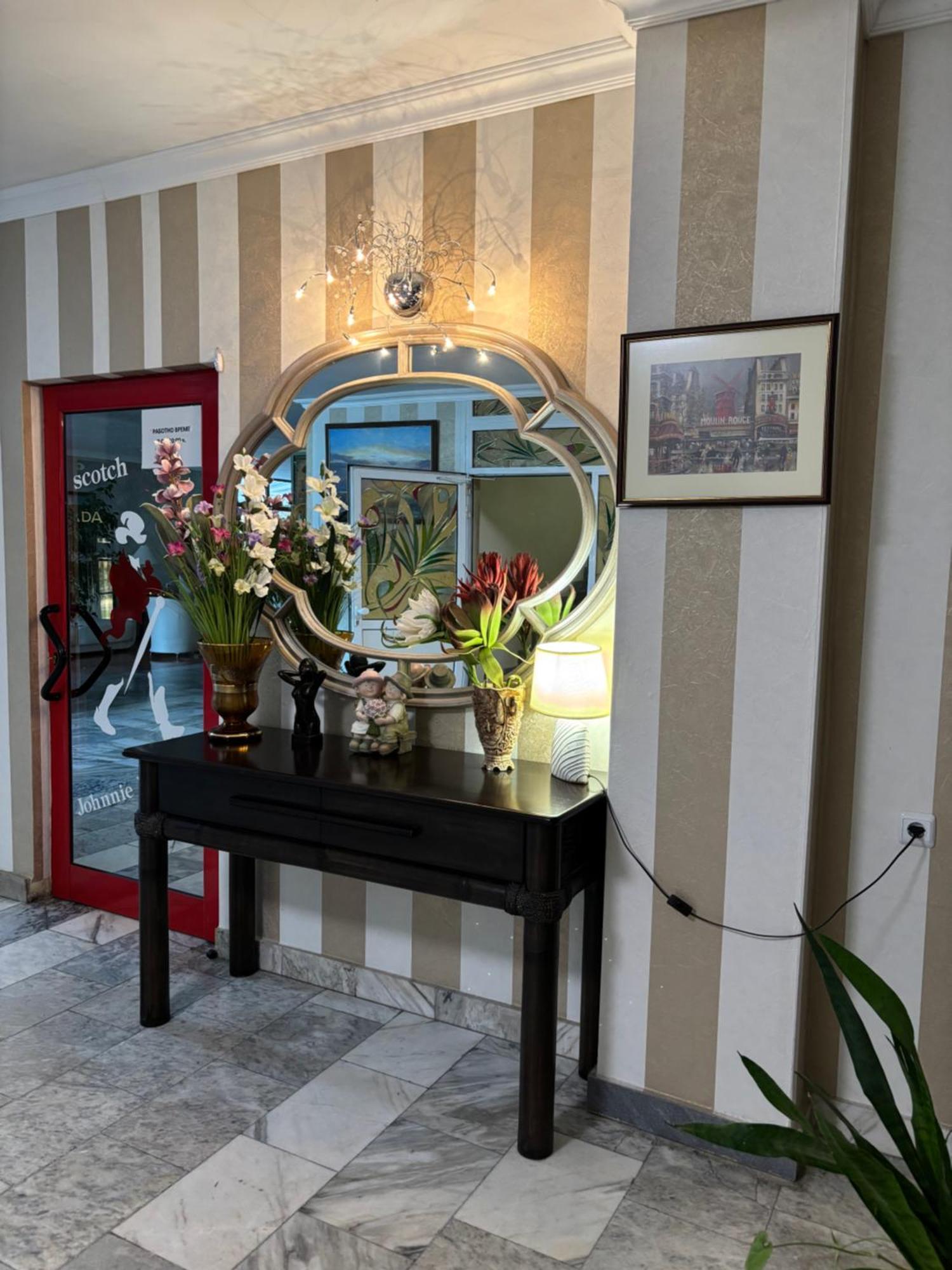Apart Hotel Central Razgrad ภายนอก รูปภาพ