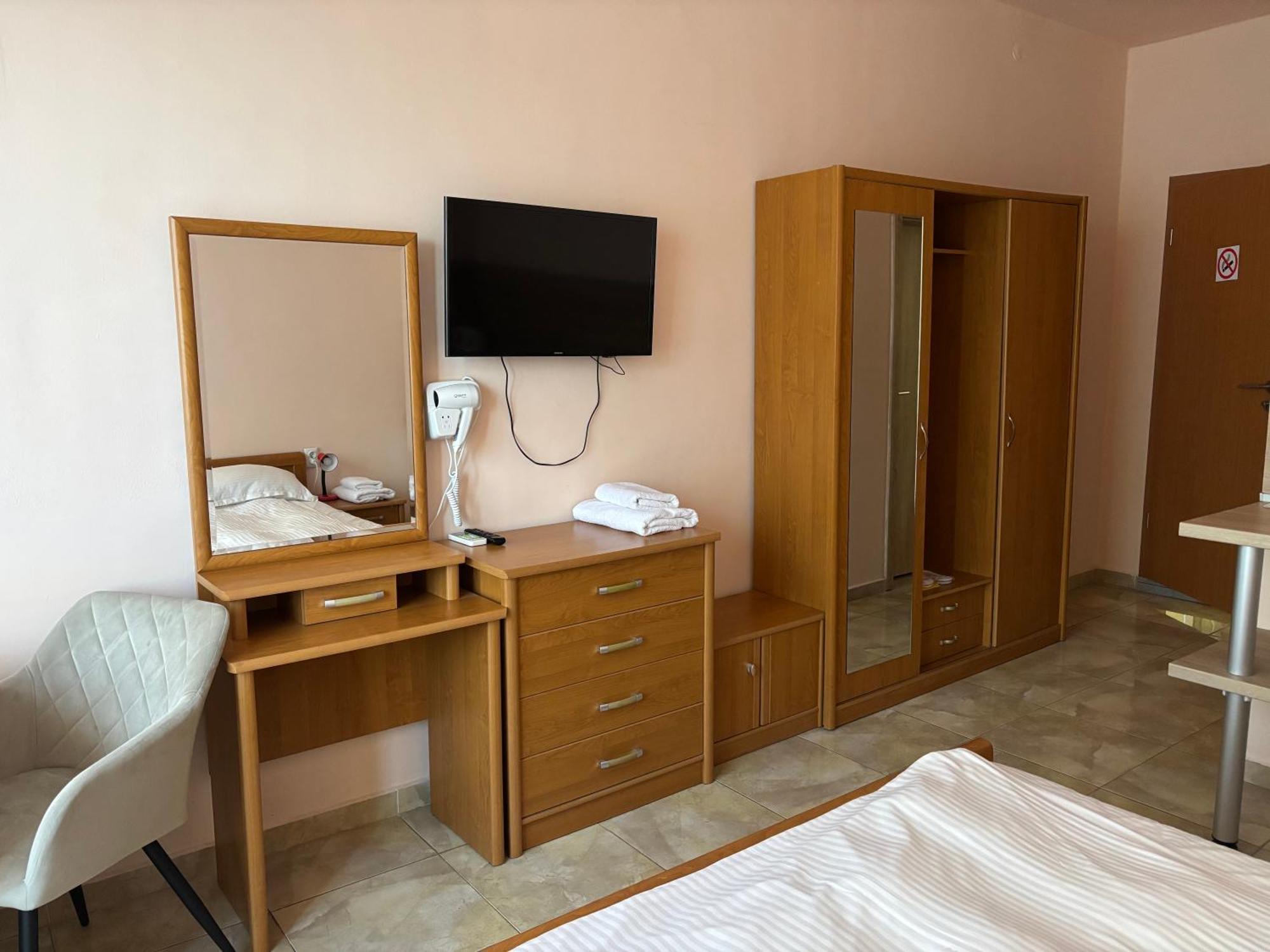 Apart Hotel Central Razgrad ภายนอก รูปภาพ
