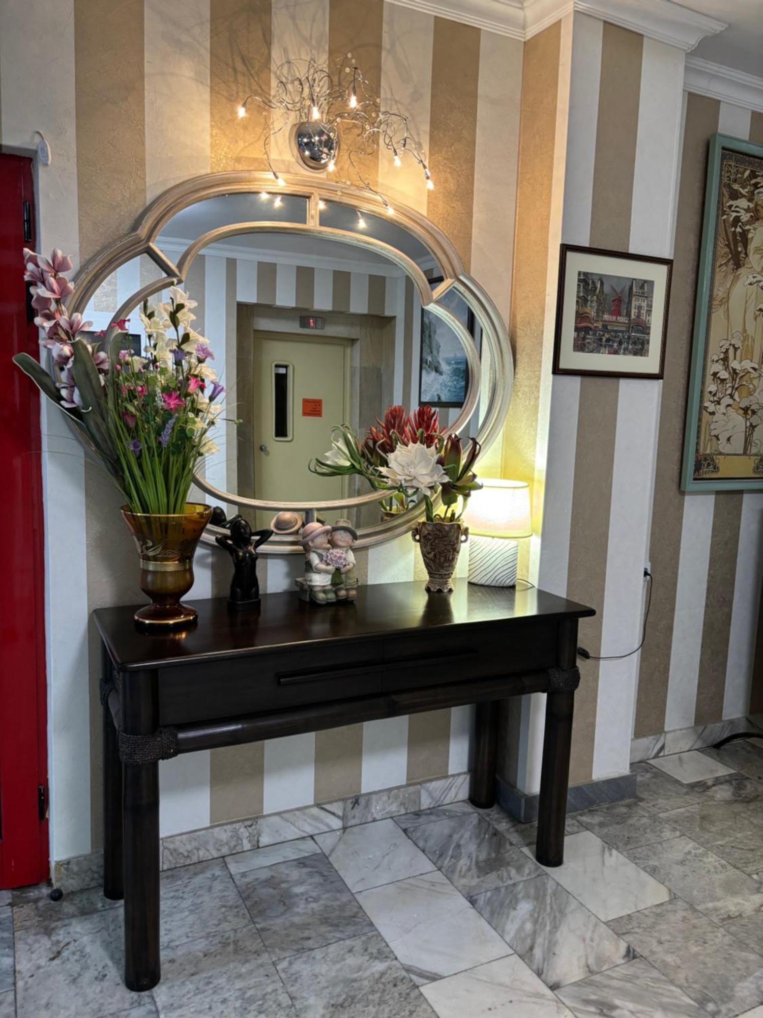 Apart Hotel Central Razgrad ภายนอก รูปภาพ