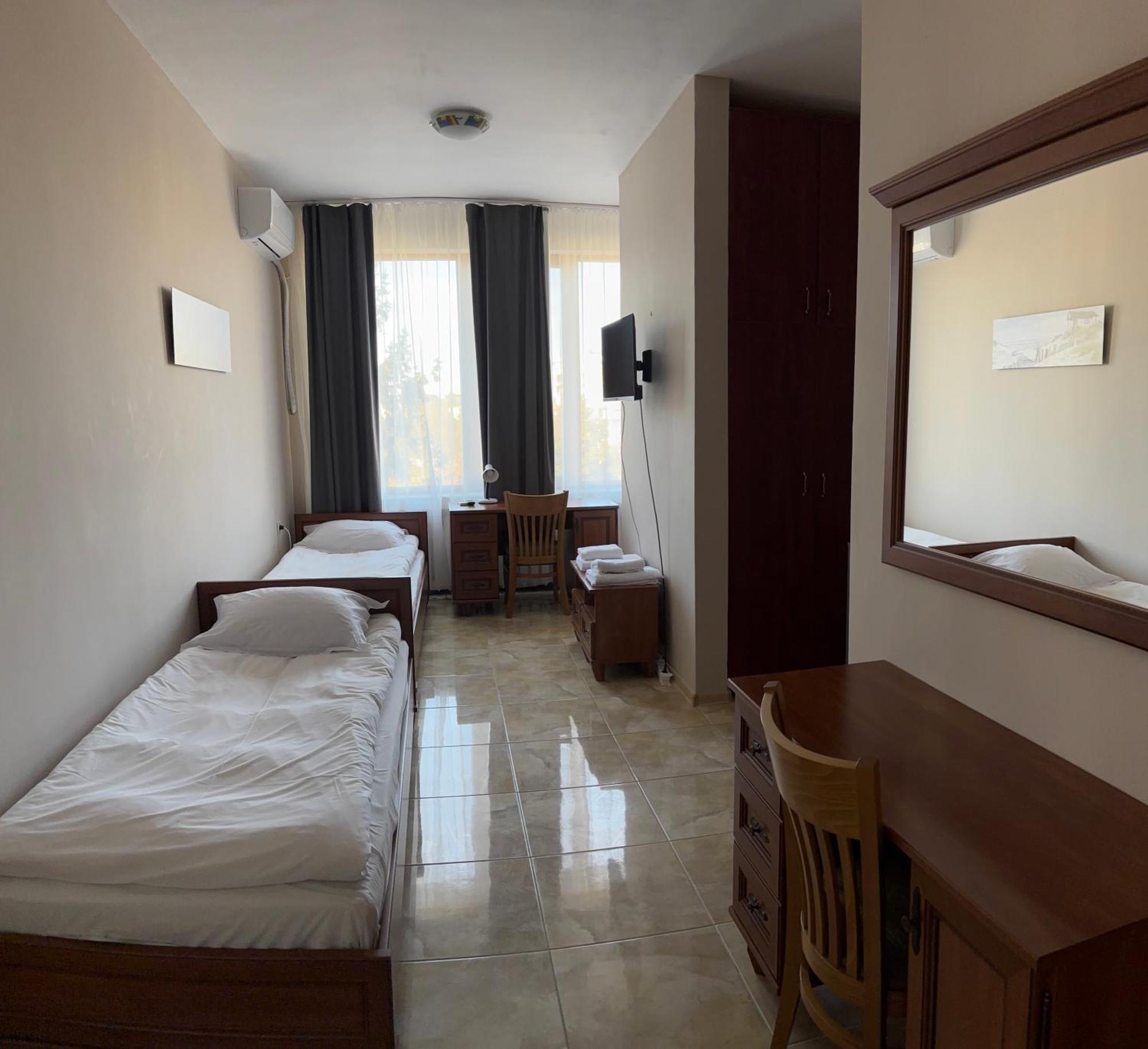 Apart Hotel Central Razgrad ภายนอก รูปภาพ